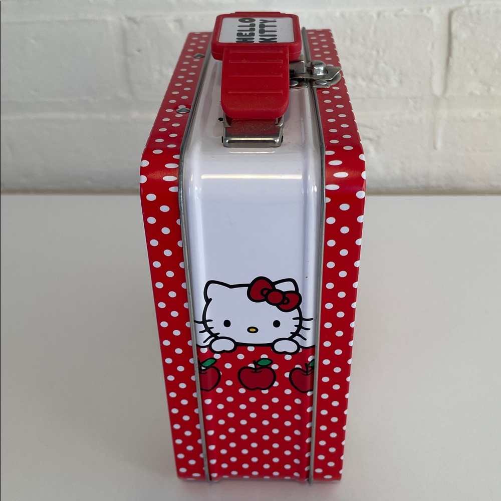 Hello Kitty by Sanrio Metal Lunch Box - Picture 6 of 10